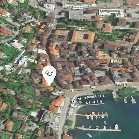 Apartment O With Garden - Happy