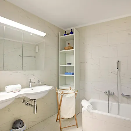 Appartement O With Garden - Happy