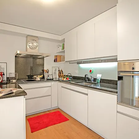 Apartment O With Garden - Happy